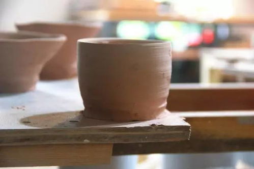 成都這所軍工廠，曾經造火藥現在搞文藝，耍一天都不得累